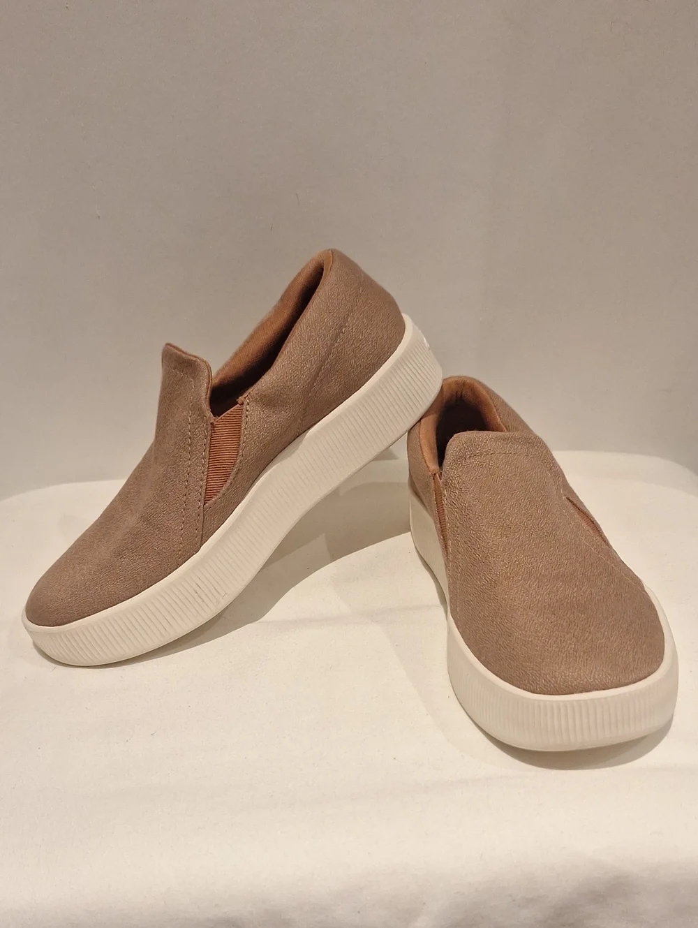 allbirds Women's Lounger Slip-On Loafers in Taupe with White Platform Sole